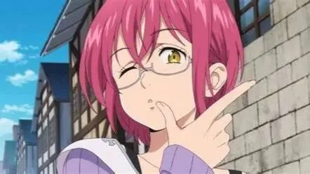 七つの大罪のピンク髪メガネの男の娘